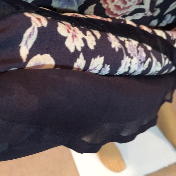 Jones of New York 2 pc Blue Floral Silk Dress - Picture 12 of 16